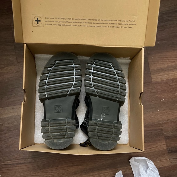 Doc Martens sandals NWB - Picture 8 of 8